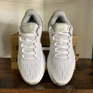 🤍 BRAND NEW, UNDER ARMOUR CHARGED ROGUE SHOE